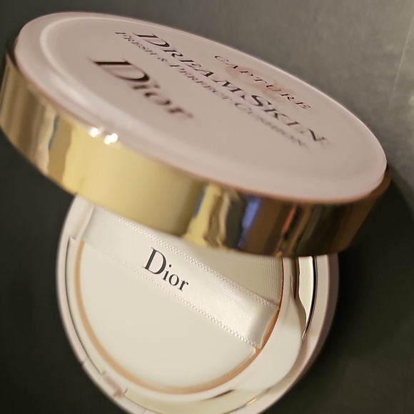 Sealed-Dior Capture Dreamskin Cushion Foundation - Medium Color30 NWOB $90Retail - Picture 9 of 9